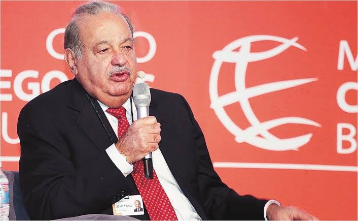 Carlos Slim cumple 81 años mientras está hospitalizado por COVID-19
