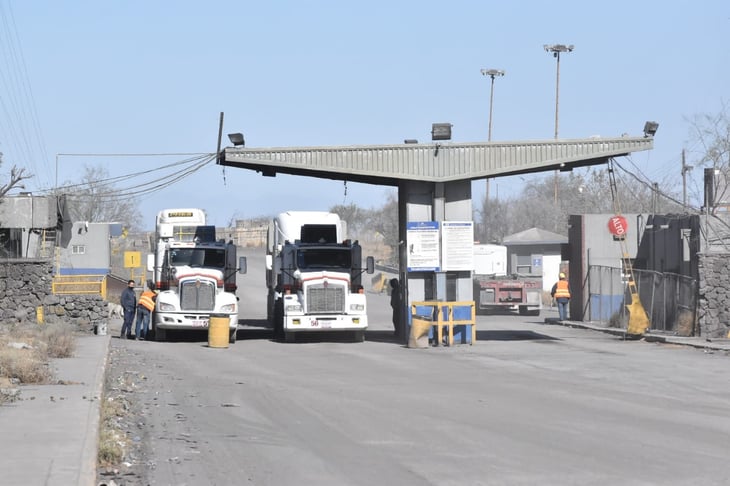 Cargados de acero de AHMSA transportistas pararon unidades en Monclova