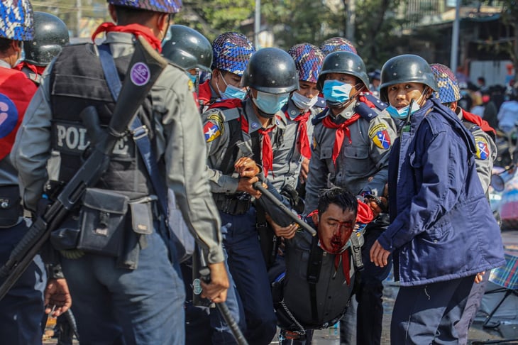La ONU condena la violencia policial contra manifestantes en Birmania