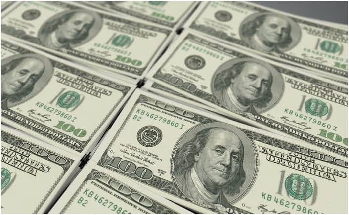 De cara al anuncio de Banxico, dólar cotiza en menos de 20 pesos