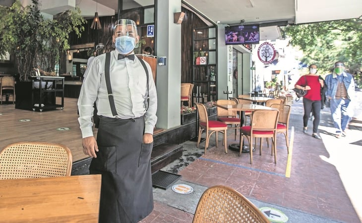 Restaurantes de CDMX piden operar con comensales al interior