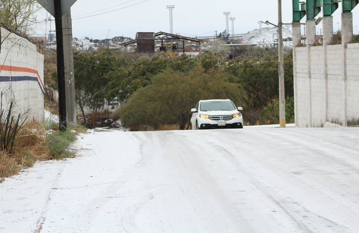 Retan automovilistas  Pavimento congelado en Monclova