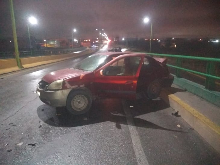Fuerte accidente en el puente Carlos Salinas en Monclova