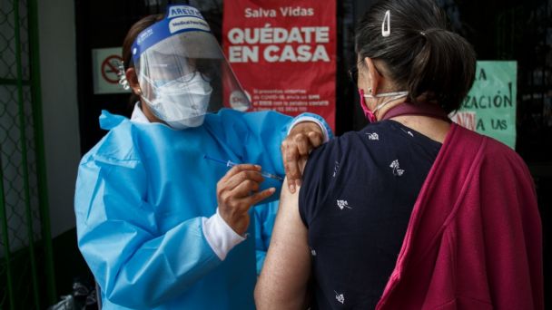 'Puebla 'será implacable' con quienes lucren con vacuna'