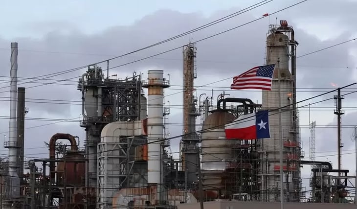 Texas prohíbe venta de gas natural fuera del estado hasta el domingo