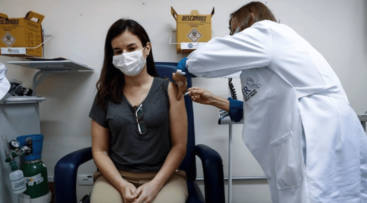 El Salvador comienza vacunación contra la covid dando prioridad a sanitarios