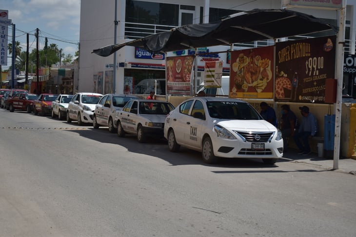 Aumentó la gasolina; taxistas de San Buenaventura exigen 5 pesos más a la tarifa