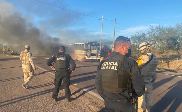 Hombres armados se llevan a chofer tras ataque e incendio en Sonora