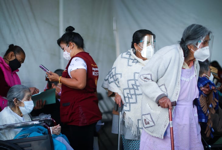Niegan vacuna antiCovid a ancianos sin INE en Oaxaca