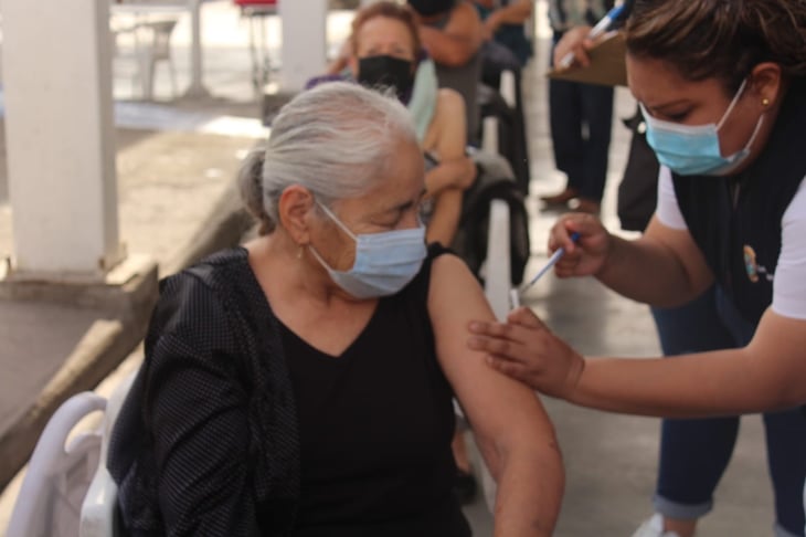 Cancela Garza del Toro vacunas para los ejidos de la Región Centro 