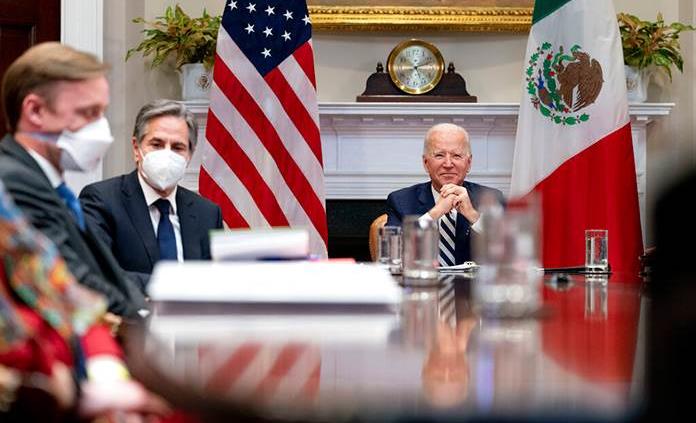 Biden dice que tratará a México como un 'igual' al reunirse con López Obrador
