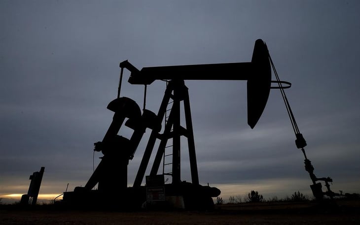 El petróleo de Texas cierra con subida semanal del 7%, hasta 66.09 dólares