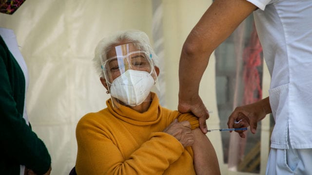 Inicia vacunación de adultos mayores contra Covid en Ciudad Valles