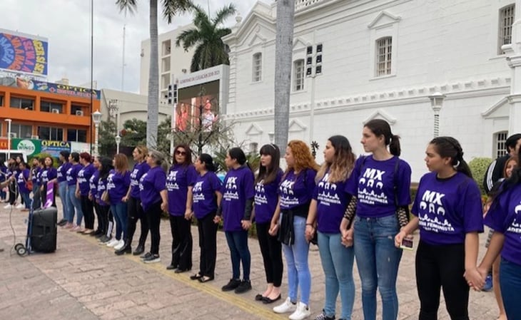 Colectivos feministas protestan en Sinaloa