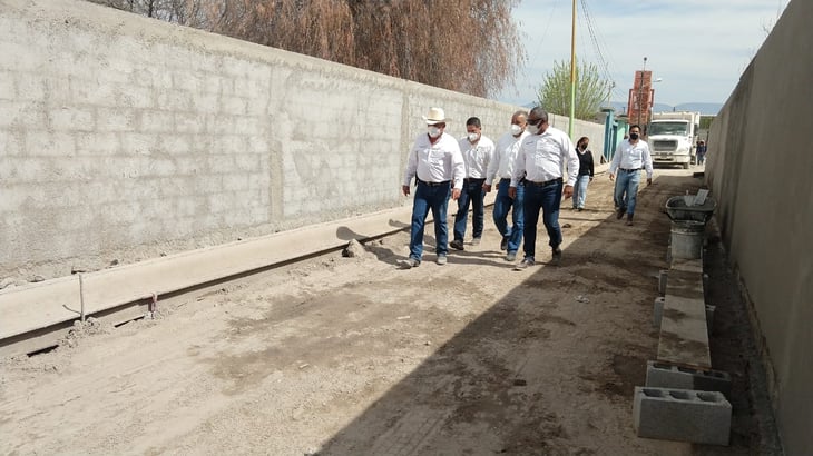 Revisan otra vez obra de pavimento en privada Oaxaca
