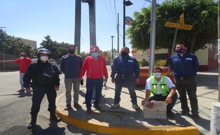 Colocan ciudadanos tapas en alcantarillas de Oaxaca