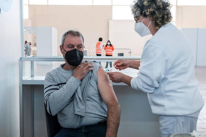 Acelerar vacunación dará un mayor giro a la economía: Banxico