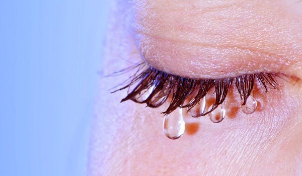 Investigadores consiguen que células artificiales produzcan lágrimas