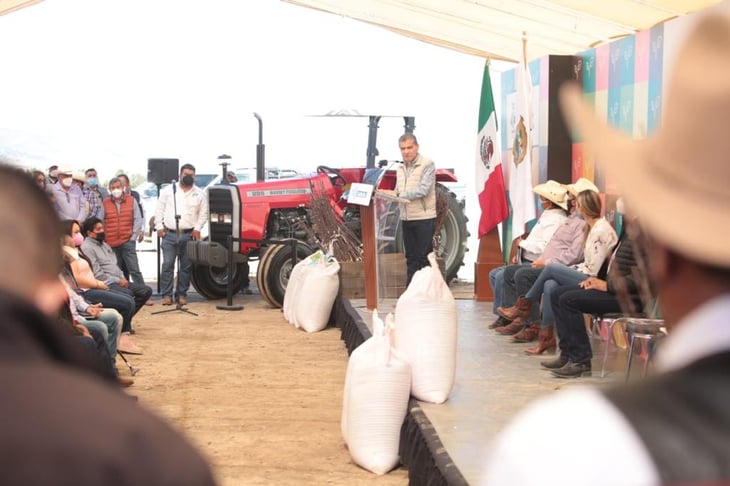 Continúa MARS dando apoyo al campo y ejidos de Coahuila 