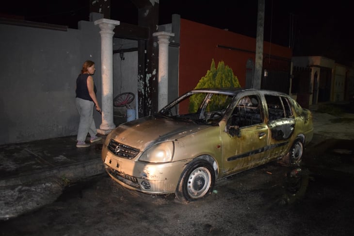 Incendian vehículo en Monclova