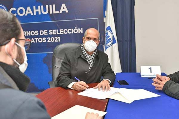 Alista Mario Dávila su registro como candidato del PAN por la alcaldía de Monclova
