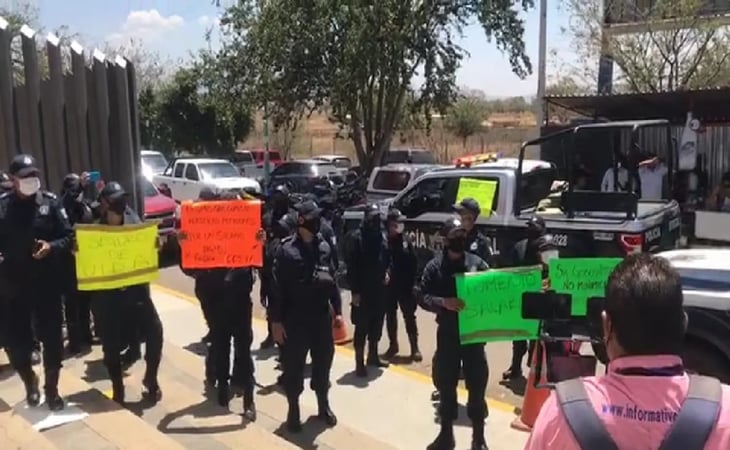 Congreso de Oaxaca pide a policías en paro retornar a sus labores