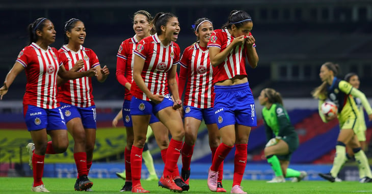 Chivas humilla al América en el Clásico de la Liga MX Femenil