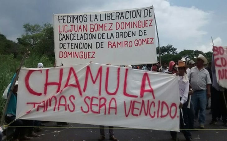 Tzotziles bloquean carreteras en los altos de Chiapas