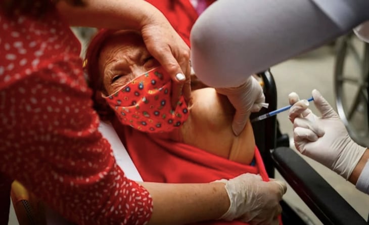 Unos 130 mil adultos mayores recibirán vacunas anti-Covid en Mérida