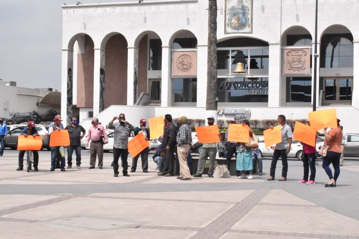 En plena campaña militantes de Morena inician protesta en Monclova 