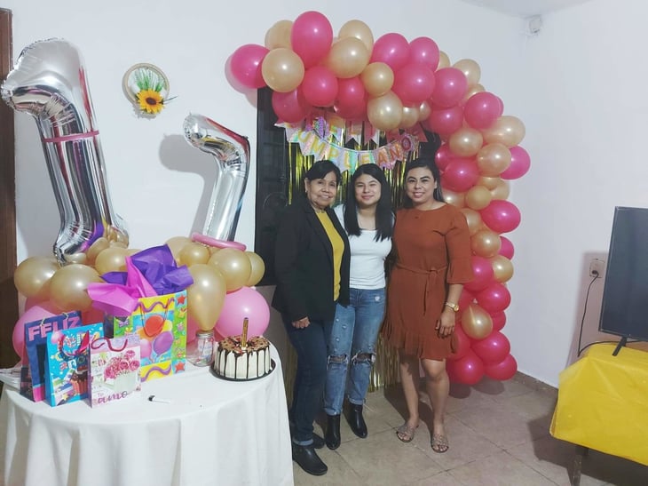 Darina celebra 17 años en Monclova