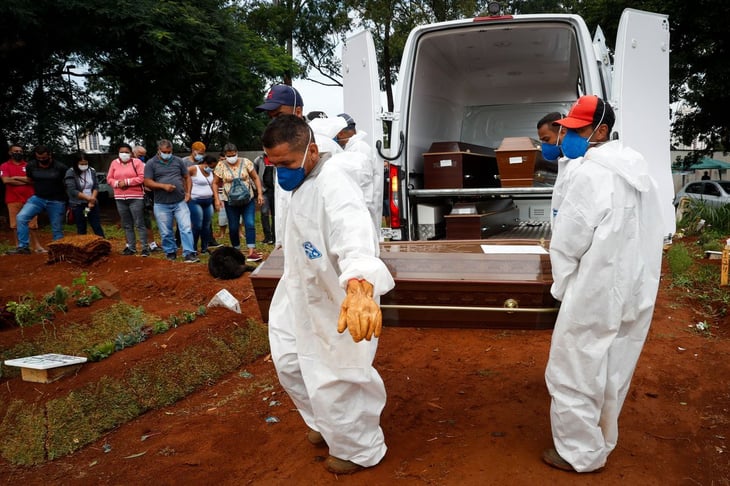 Brasil suma 3,829 nuevas muertes por covid-19 y rebasa las 340,000 en total