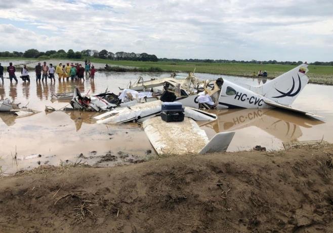 Seis fallecidos en accidente de aeronave en región costera de Ecuador