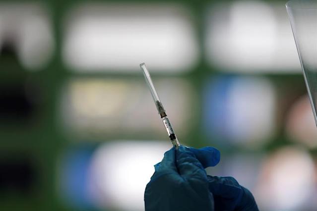 Panamá aprueba uso de emergencia de la vacuna china Sinovac