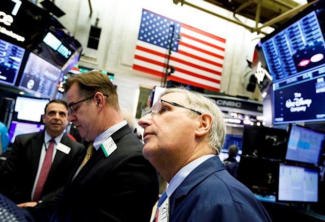 Wall Street cierra con sólidas ganancias y récords en Dow Jones y S&P 500