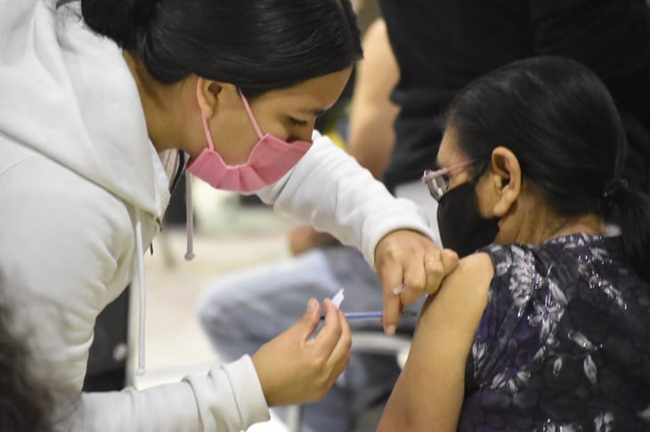Pandemia se controlaría con el 75% de la población vacunada contra el COVID-19 en Monclova