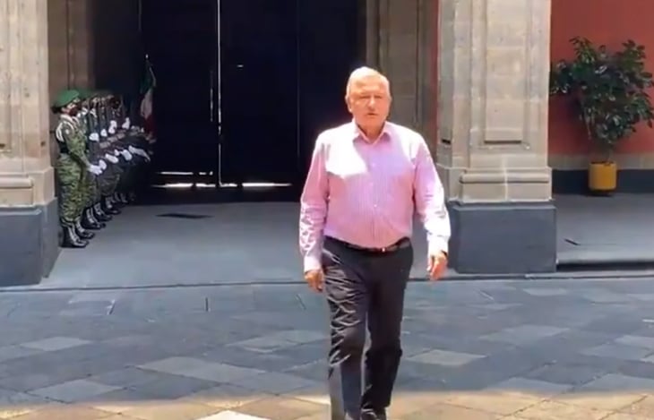 Regresa AMLO a Palacio Nacional tras gira de trabajo privada