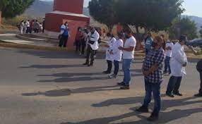 Médicos privados de la Sierra Sur de Oaxaca exigen ser vacunados