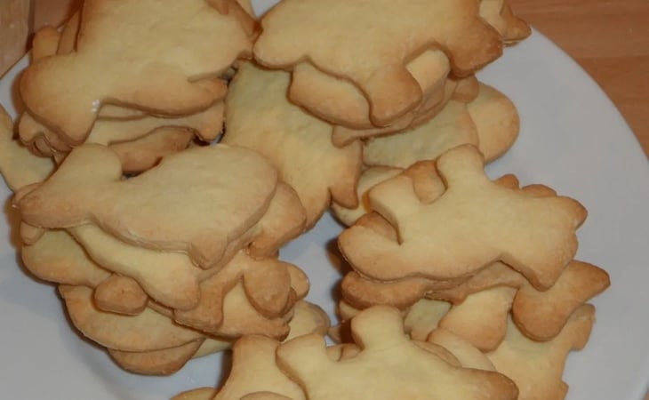 Veganos exigen prohibir galletas de animalitos por incitar 'supremacía' sobre animales 