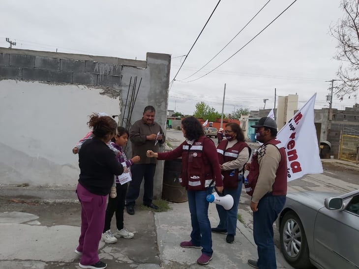 Atiende candidata de MORENA quejas de basureros clandestinos en Monclova