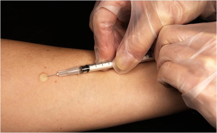 Se anunciará plan ambicioso de vacunación con regreso a clases: ABM