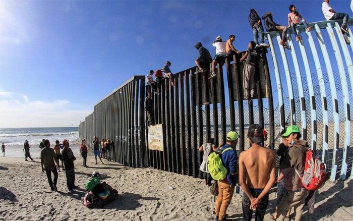 Lanza EUA operación contra tráfico ilegal de inmigrantes 
