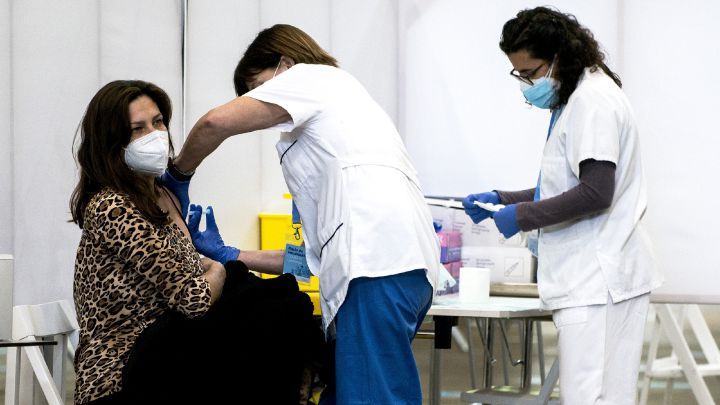 COVID-19: 217 mil 233 las defunciones por coronavirus en México