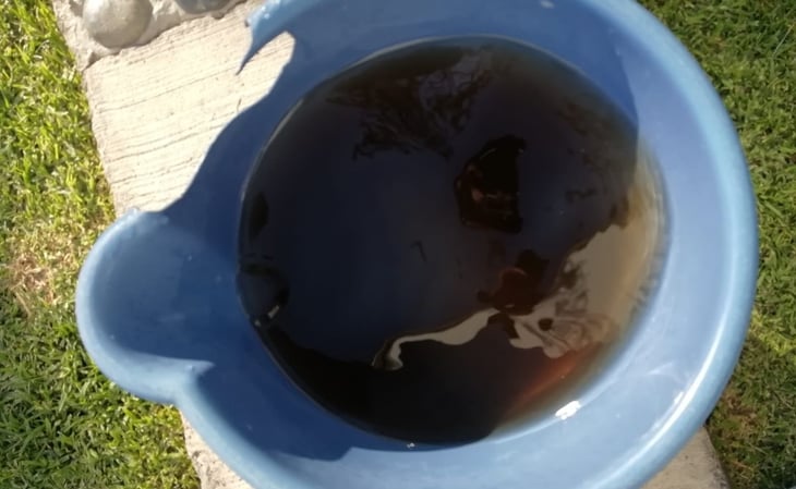 Vecinos de Satélite denuncian agua negra en tuberías y piden análisis