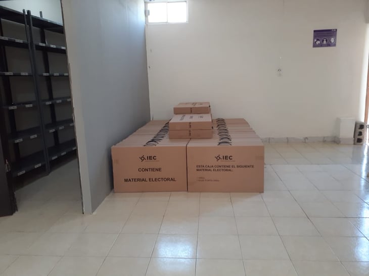 Llegan a Castaños 43 cajas contenedoras de material electoral