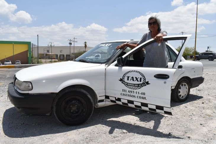 La 'Profe' Irma, una madre de Castaños que conduce un taxi y sortea retos