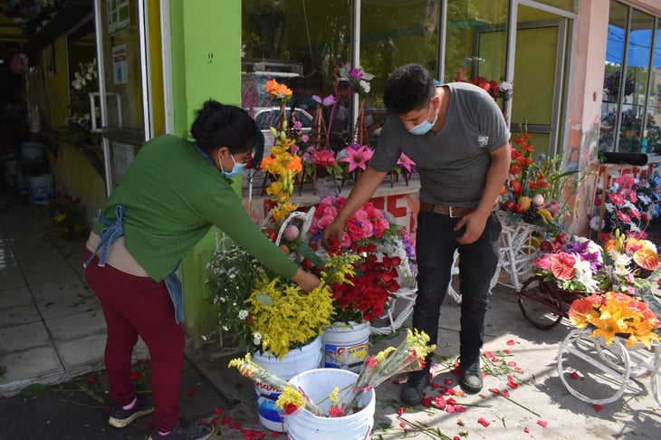 Vendedores de flores reportaron ganancias 