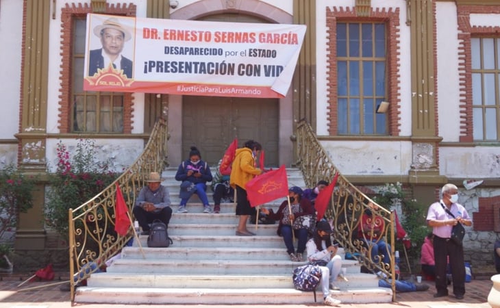 Organización Sol Rojo toma las oficinas de la Fiscalía de Oaxaca