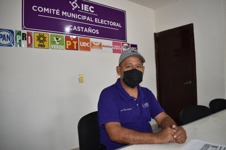 Capacita el IEC a 11 asistentes electorales en Castaños