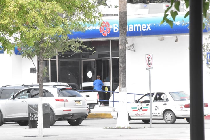 Banamex y Santander abusan de adultos mayores en Monclova 